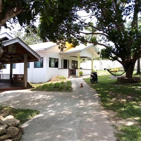 Balai Mariacaria Pension House Guindulman エクステリア 写真