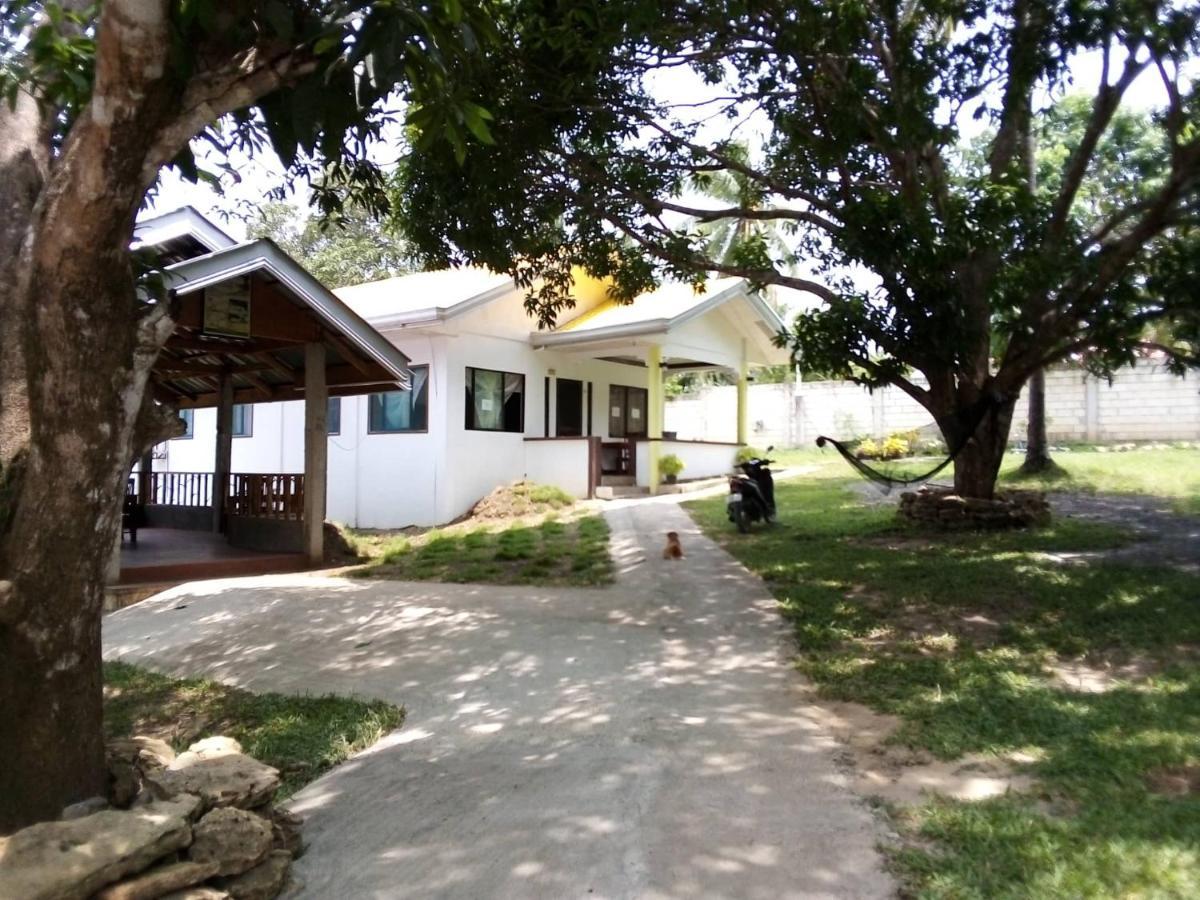 Balai Mariacaria Pension House Guindulman エクステリア 写真