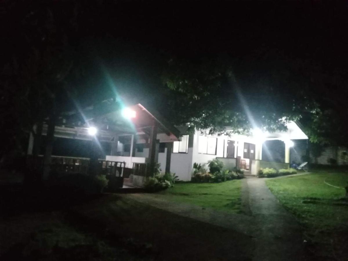 Balai Mariacaria Pension House Guindulman エクステリア 写真