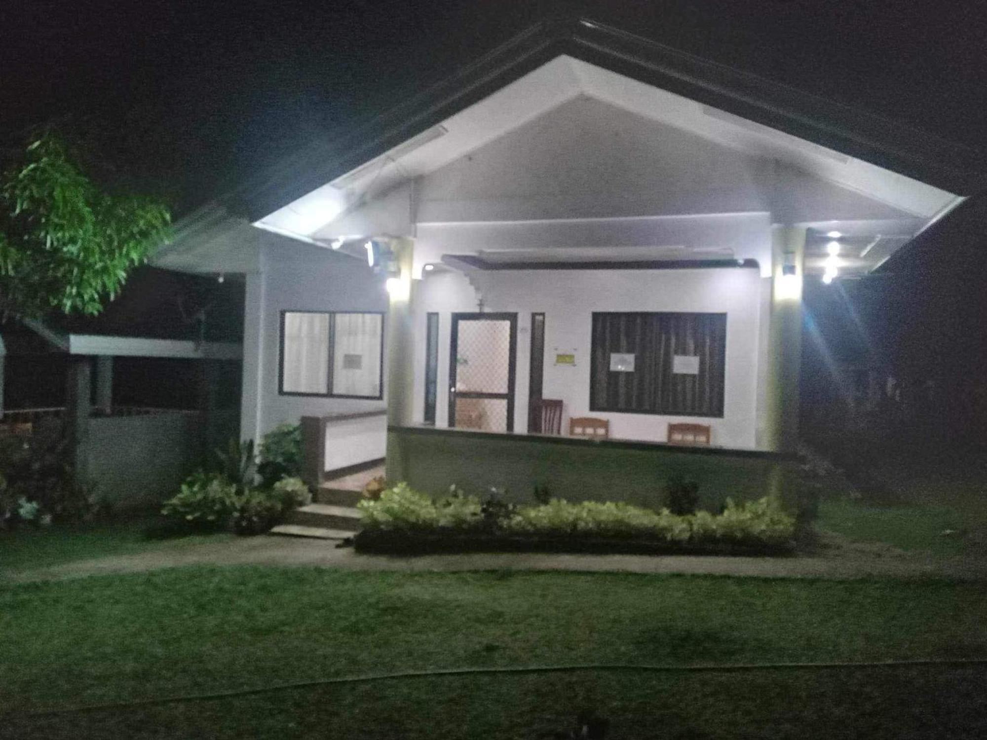 Balai Mariacaria Pension House Guindulman エクステリア 写真